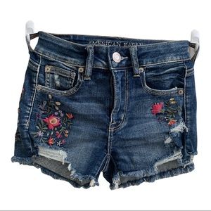 American Eagle Floral stitched shorts